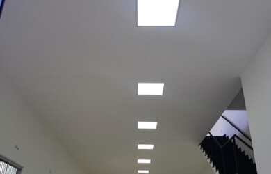 Imagem: O depósito possui 5 Vagas na garagem e 240m² de Área e está