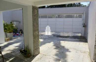 Imagem: A casa possui 3 Dormitórios, 1 Banheiro, 5 Vagas na garagem