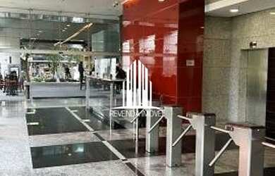 Imagem: O depósito possui 3 Vagas na garagem, 60m² de Área e está