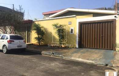 Imagem: A casa à venda possui 3 Dormitórios, 3 Banheiros, 4 Vagas