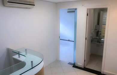 Imagem: O depósito possui 1 Vaga na garagem, 40m² de Área e está