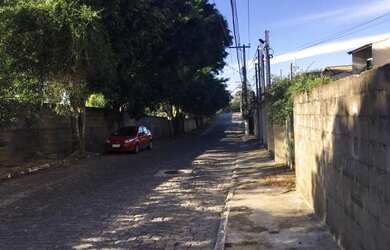 Imagem: Lote - 1050,00m² - no miolo do bairro Glória