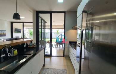 Imagem 3: Sobrado com 3 suítes localizado no condomínio Buona Vita