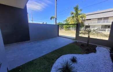 Imagem 2: Sobrado na quadra do mar Balneário Santa Terezinha