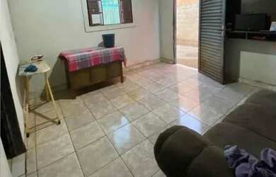 Imagem: A casa possui 1 Dormitório, 1 Banheiro, 28m² de Área e está