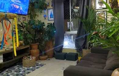 Imagem: O apartamento possui 2 Dormitórios, 1 Banheiro, 1 Vaga na garagem