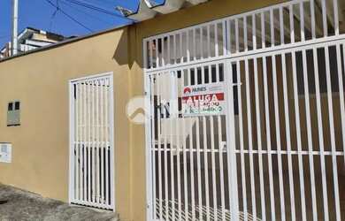 Imagem: A casa possui 2 Dormitórios, 1 Banheiro, 1 Vaga na garagem