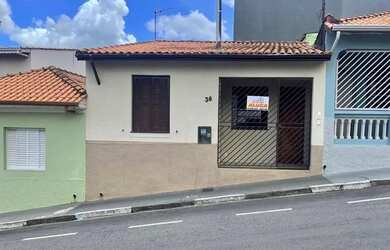 Imagem: A casa possui 3 Dormitórios, 2 Banheiros, 125m² de Área e