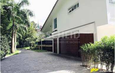 Imagem: A casa em condomínio possui 4 Dormitórios, 5 Banheiros, 5