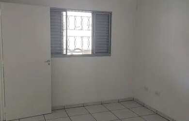 Imagem: A casa possui 3 Dormitórios, 2 Banheiros, 5 Vagas na garagem