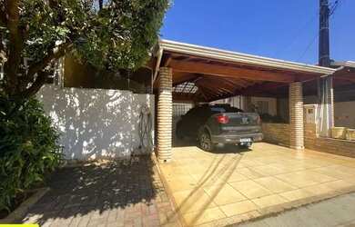 Imagem: A casa em condomínio possui 2 Dormitórios, 2 Banheiros, 3