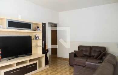 Imagem: A casa possui 2 Dormitórios, 1 Banheiro, 5 Vagas na garagem