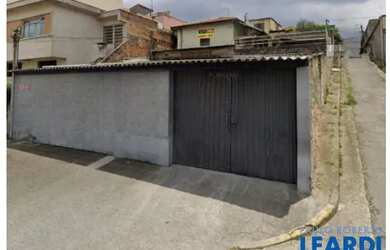 Imagem: O terreno possui 300m² de Área e está localizado em Vila