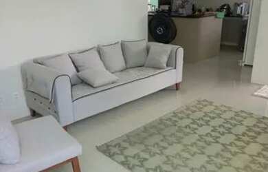 Imagem: A casa possui 3 Dormitórios, 4 Banheiros, 2 Vagas na garagem