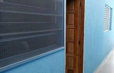 Imagem: A casa possui 1 Dormitório, 1 Banheiro e está localizado