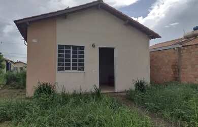 Imagem: A casa possui 2 Dormitórios, 1 Banheiro, 70m² de Área e