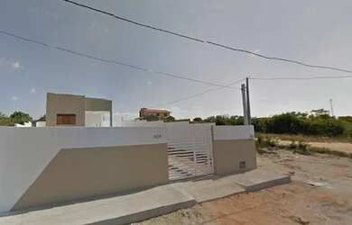 Imagem: A casa possui 3 Dormitórios, 1 Banheiro, 4 Vagas na garagem