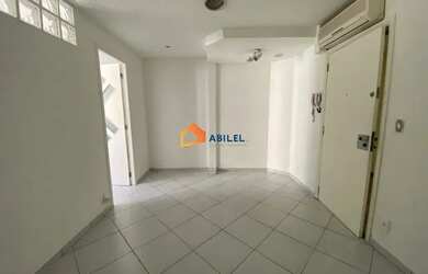 Imagem: O depósito possui 1 Vaga na garagem, 30m² de Área e está