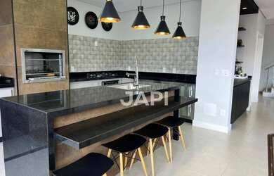 Imagem: A casa em condomínio à venda possui 3 Dormitórios, 4 Banheiros