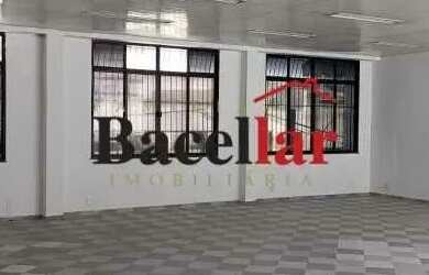 Imagem: O depósito possui 230m² de Área e está localizado em Méier