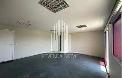 Imagem: O depósito possui 1 Vaga na garagem, 45m² de Área e está