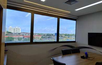 Imagem: O depósito possui 2 Vagas na garagem e 67m² de Área e está