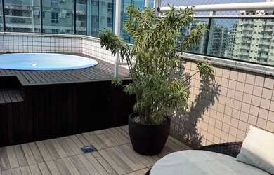 Imagem: O apartamento na cobertura possui 3 Dormitórios, 4 Banheiros