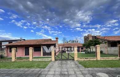 Imagem 2: Praia de Mariapolis, casa mais um anexo, 4 dormitórios, suite, 3 banheiros