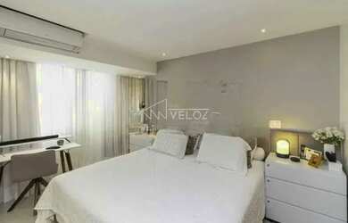 Imagem: O apartamento possui 2 Dormitórios, 5 Banheiros, 2 Vagas na