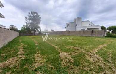 Imagem: O terreno possui 813m² de Área e está localizado em Loteamento