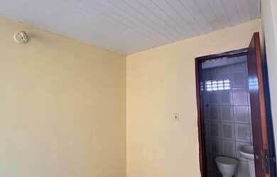 Imagem: A casa possui 2 Dormitórios, 2 Banheiros e está localizado