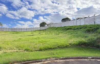 Imagem: O terreno à venda possui 1000m² de Área e está localizado