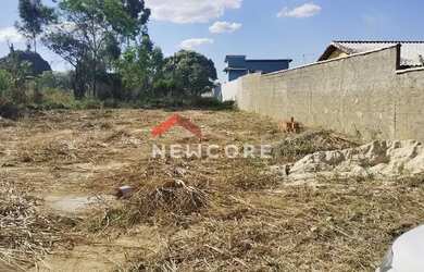 Imagem: O terreno possui 700m² de Área e está localizado em Ipitangas