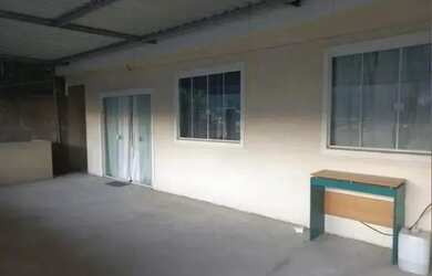 Imagem: A casa possui 4 Dormitórios, 3 Banheiros, 190m² de Área e