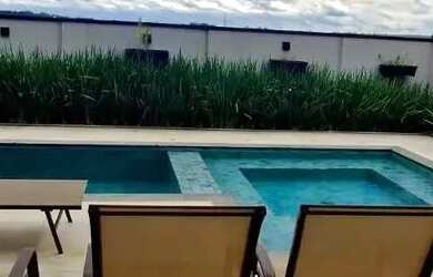 Imagem: A casa em condomínio à venda possui 3 Dormitórios, 3 Banheiros