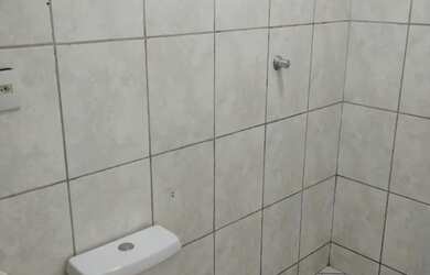 Imagem: A kitnet possui 1 Dormitório e 1 Banheiro e está localizado