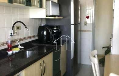 Imagem: O apartamento possui 3 Dormitórios, 1 Banheiro, 1 Vaga na garagem