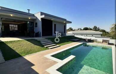 Imagem: A casa à venda possui 3 Dormitórios, 5 Banheiros, 5 Vagas