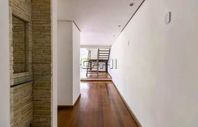 Imagem: O apartamento possui 2 Dormitórios, 2 Banheiros, 2 Vagas na