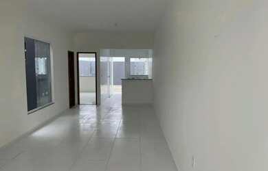 Imagem: A casa possui 2 Dormitórios, 2 Banheiros, 1 Vaga na garagem