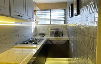 Imagem: O apartamento possui 2 Dormitórios, 1 Banheiro, 1 Vaga na garagem