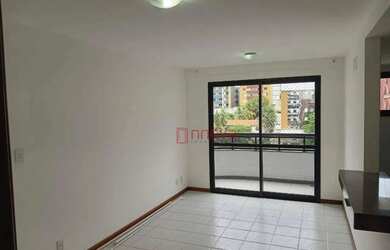 Imagem: O apartamento possui 1 Dormitório, 1 Banheiro, 1 Vaga na garagem