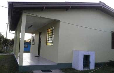 Imagem: A casa possui 2 Dormitórios, 2 Banheiros, 453m² de Área e