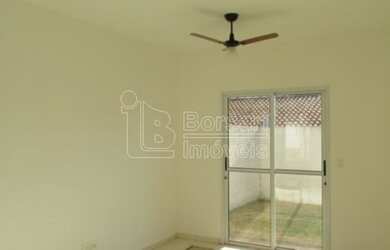 Imagem: A casa em condomínio possui 2 Dormitórios, 1 Banheiro, 76m²