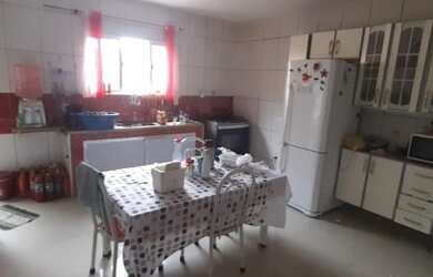 Imagem 6: Vendo 2 Casas. Varanda, 250m² de Área, 3 Vagas na garageme3 Dormitórios