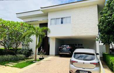 Imagem: A casa em condomínio possui 4 Dormitórios, 5 Banheiros, 4