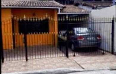 Imagem: A casa possui 3 Dormitórios, 4 Banheiros, 3 Vagas na garagem