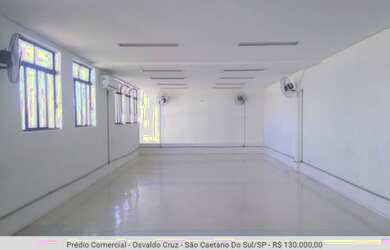 Imagem: O depósito possui 5 Vagas na garagem e 4800m² de Área e está