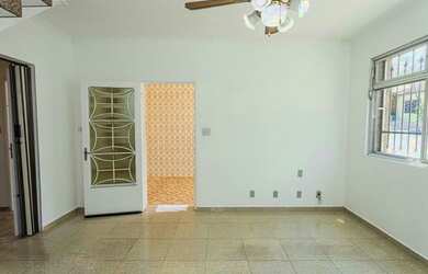 Imagem 4: Sobrado 02Quartos 02Vagas de Garag. 02Banheiros 01Salão de festas Cozinha...