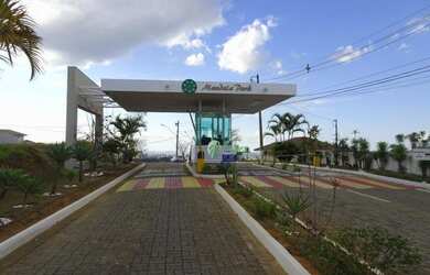 Imagem: O terreno à venda possui e está localizado em Aeroporto